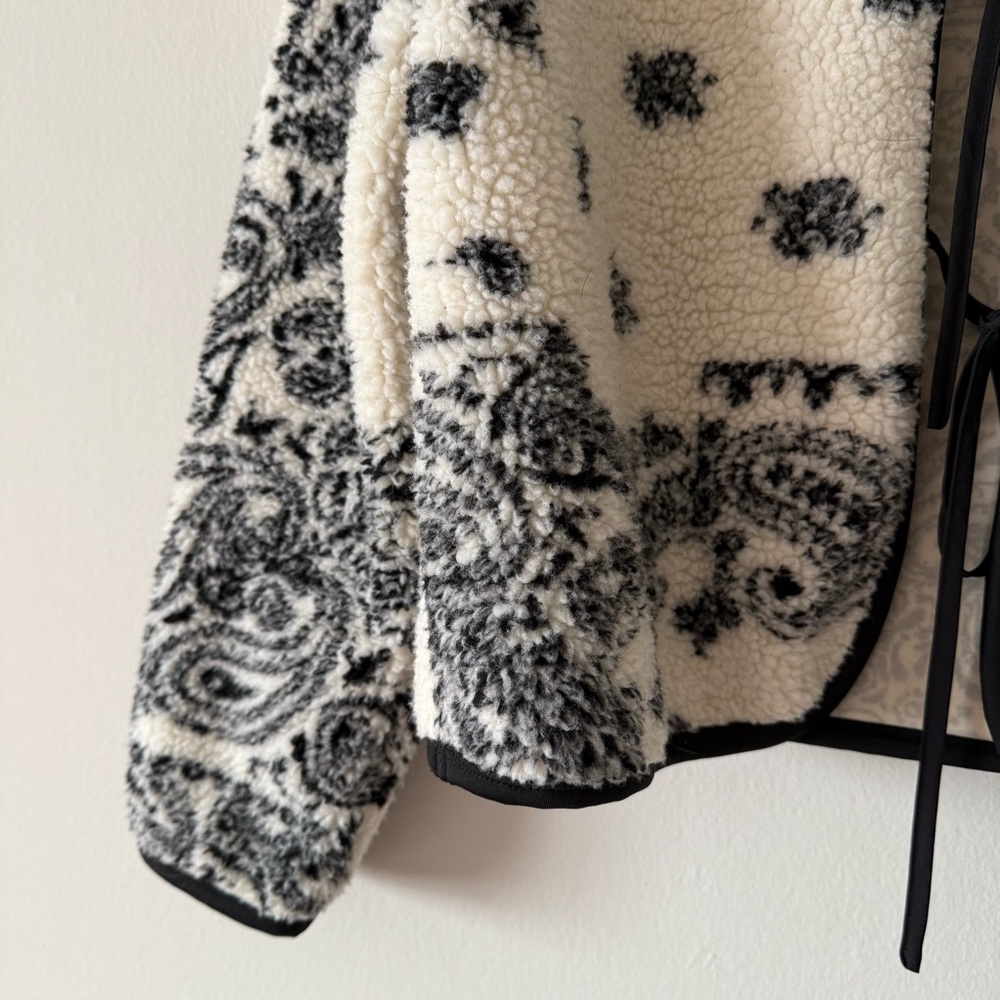 Paisley Sherpa Front-Tie Jacket - Picture 5 of 6